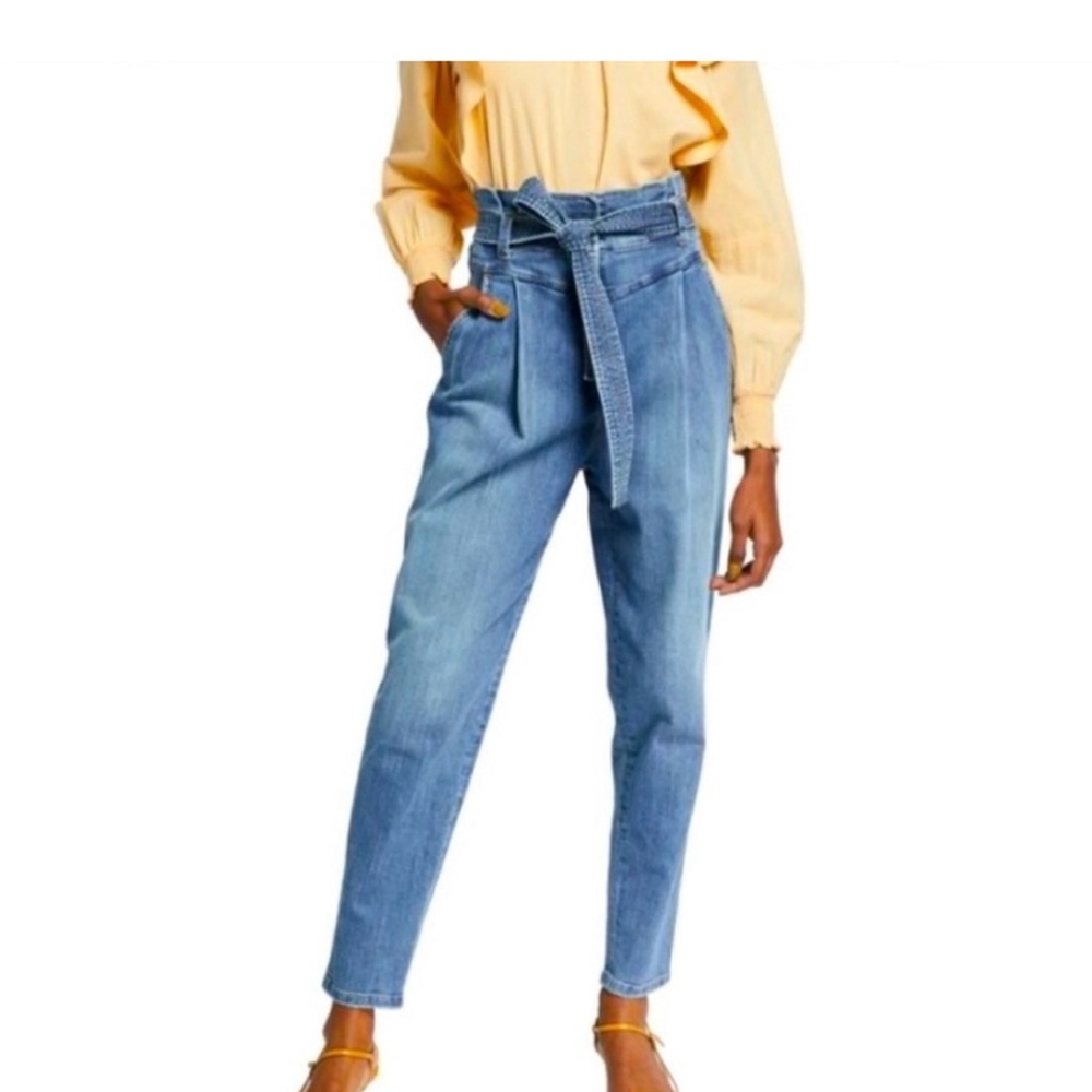 A.L.C Davis Paperbag High Rise Tapered Belted light Blue Wash in a Size 4.